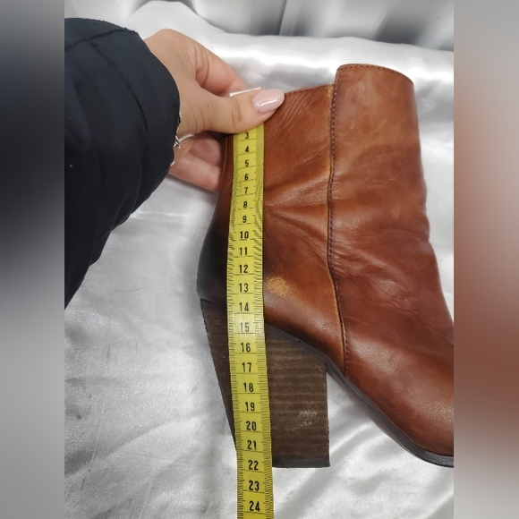 Vince Camuto "Hadley" leather booties - Picture 10 of 15